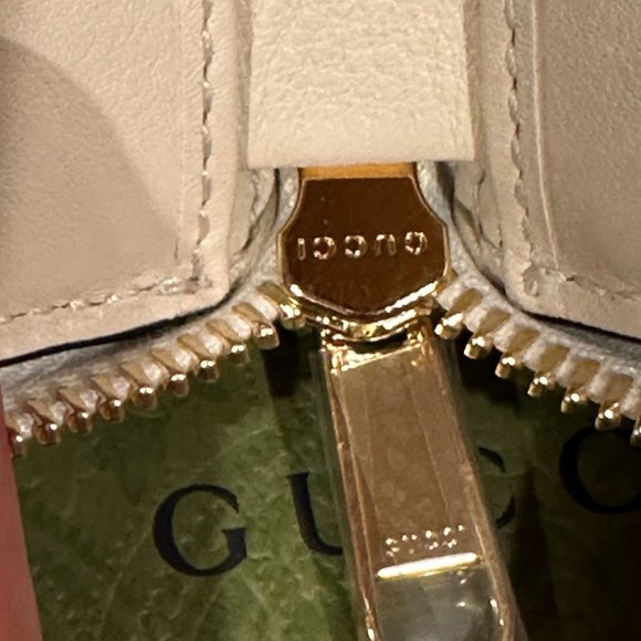 Gucci Interlocking GG Zip Around Wallet in White and Red NEW IN BOX HOST PIC! - Picture 4 of 8
